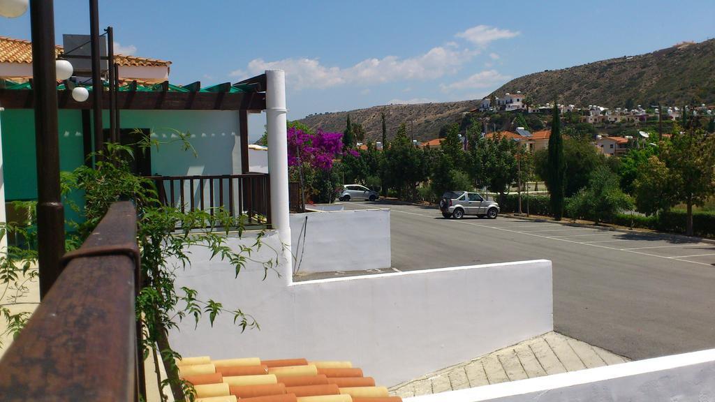 Hylatio Tourist Village Pissouri Exteriér fotografie